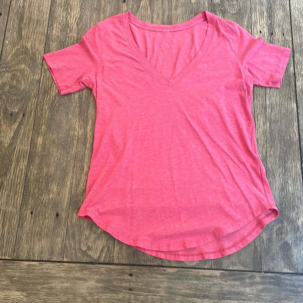 Lululemon V-Neck Tee